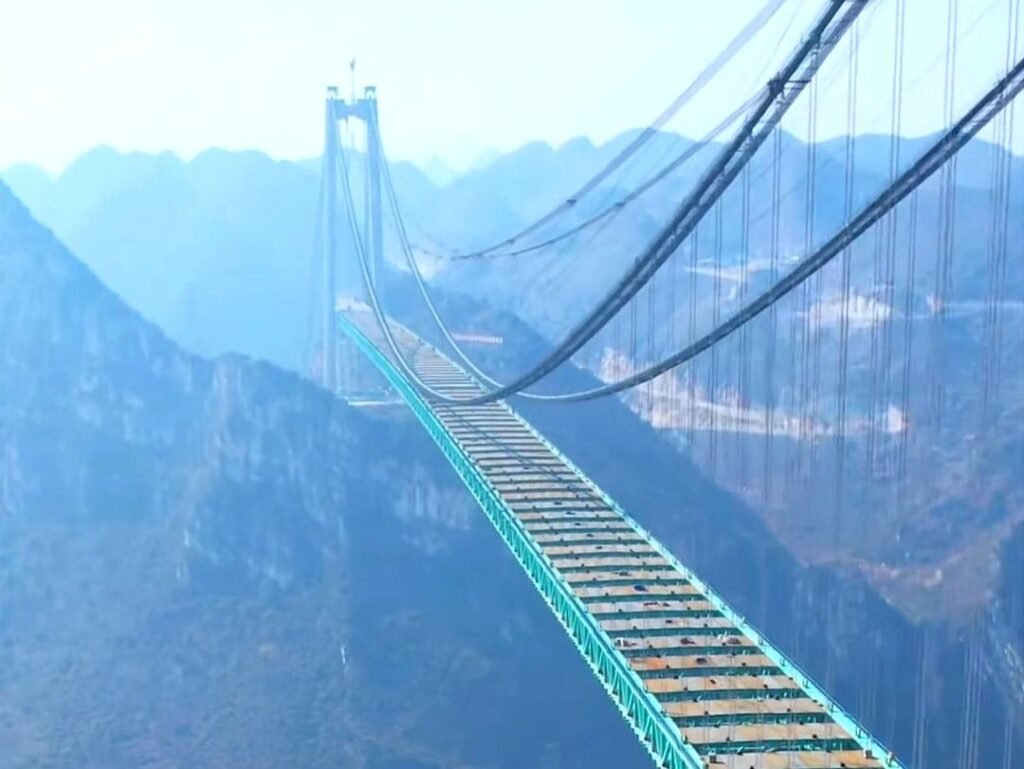 A Picture of the Huajiang Bridge