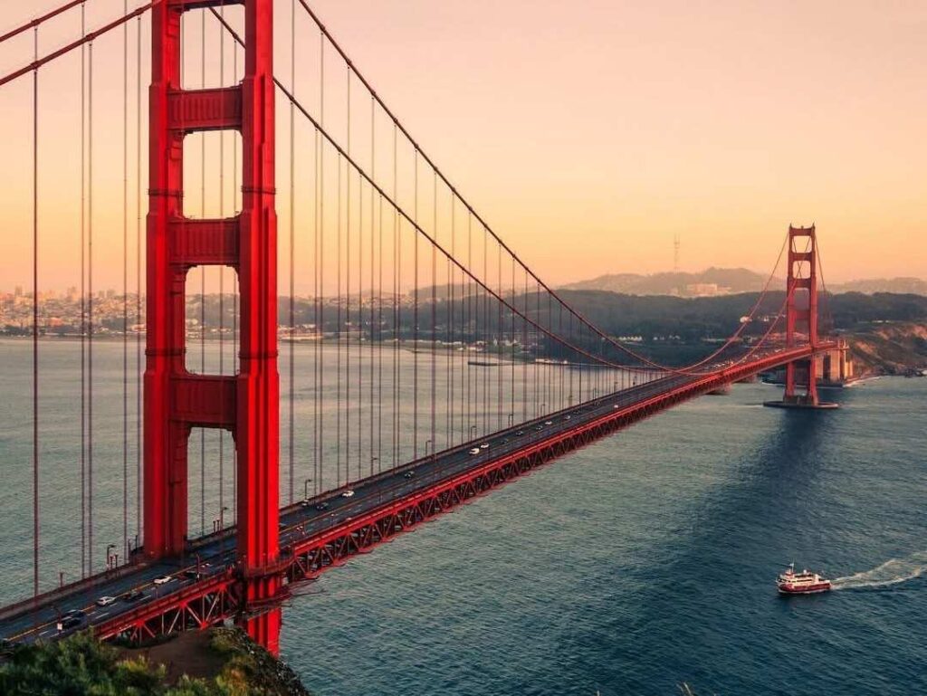 A Picture of Golden Gate Bridge