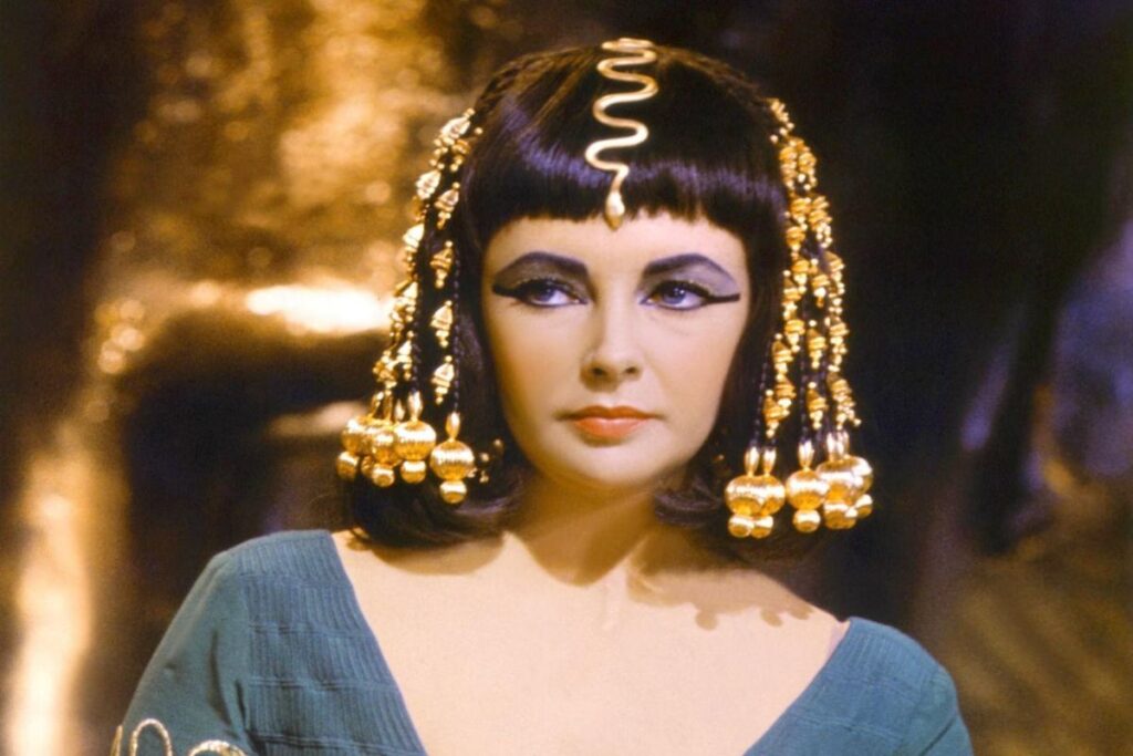 A Picture of Elizabeth Taylor on Cleopatra Makeup