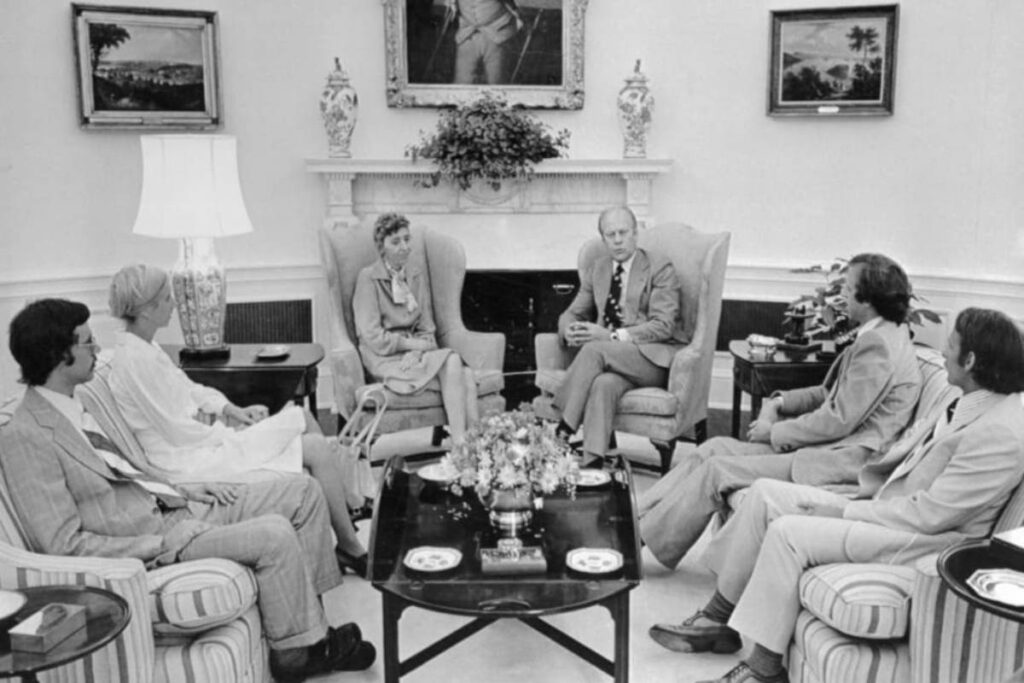 A Picture of Olson Family at the Oval Office